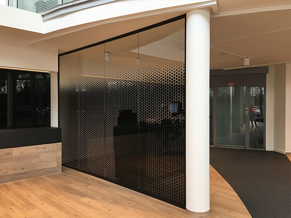 Sichtschutz, Fenstergestaltung, Wandgestaltung, Beschriftung und Beschilderung sowie Umsetzung von Sonderlösungen Wir gestalten Ihren Raum - Raumgestaltung, Wandgestaltung, Fenstergestaltung, Sichtschutz, Dekorfolien, Akustiklösungen, Folien